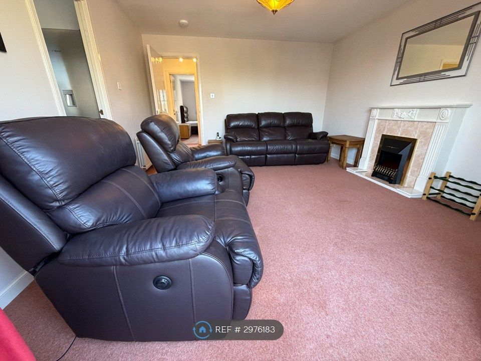 Property photo 2 of 13 Lounge