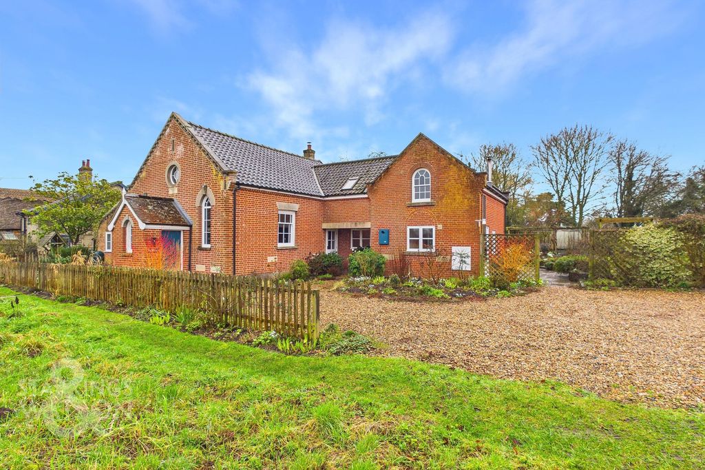 Property photo 2 of 39