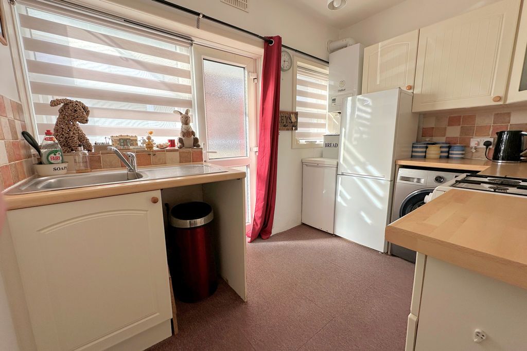 Property photo 2 of 13 Kitchen