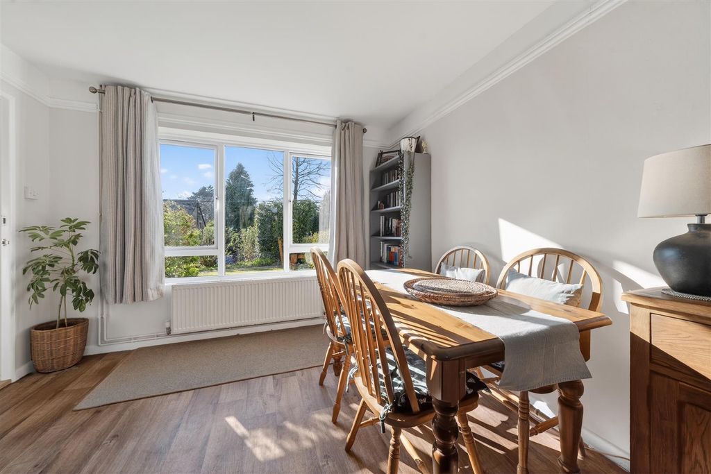 Property photo 3 of 16 Dining Area