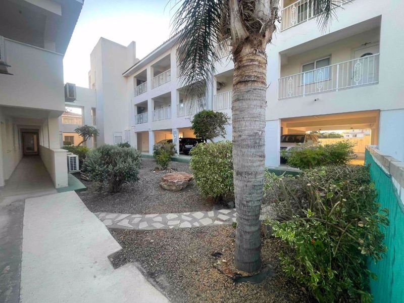 Property photo 1 of 10 Communal Graden