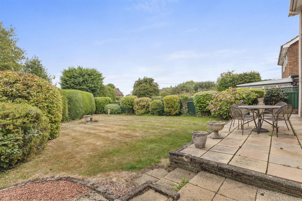 Property photo 2 of 16 Karibu, Missenden Road, Hp15 6Dn-9.Jpg