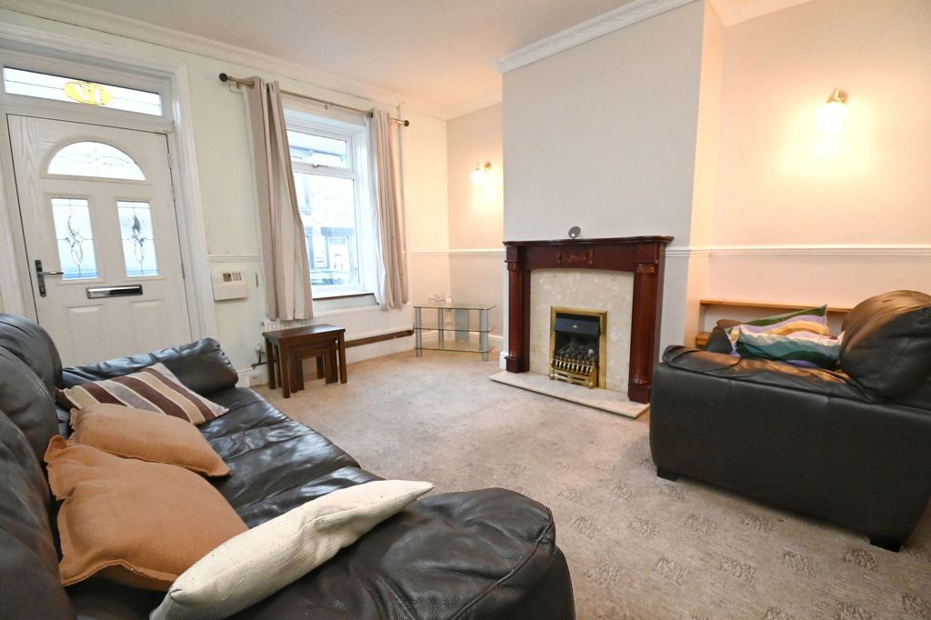 Property photo 2 of 12