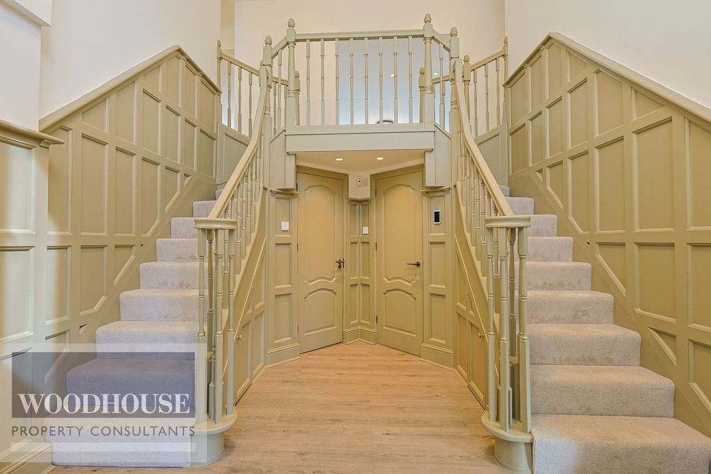 Property photo 2 of 53