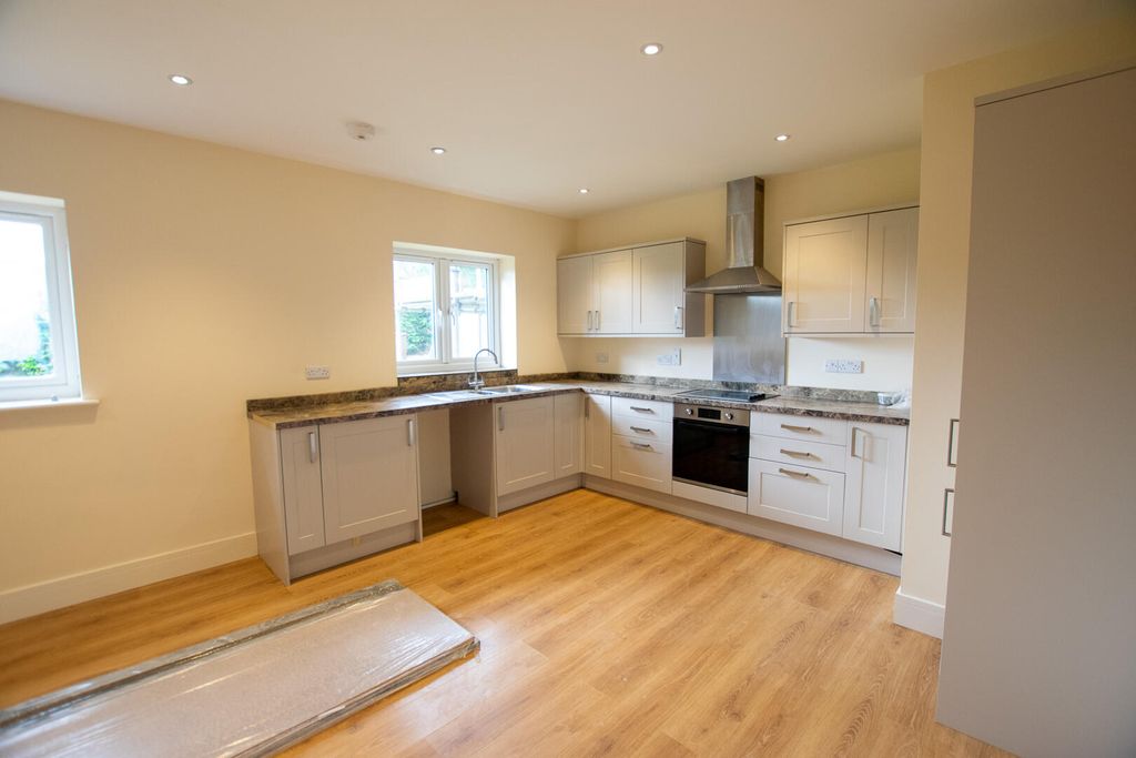 Property photo 2 of 15 Kitchen