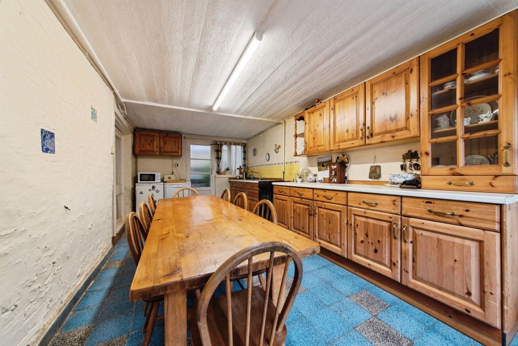 Property photo 3 of 24