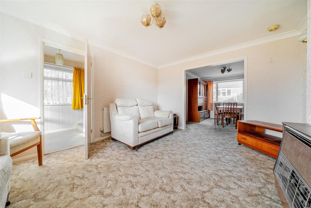 Property photo 3 of 16 Living Room