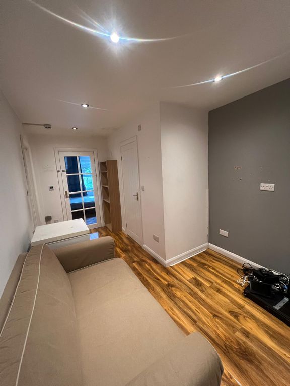 Property photo 2 of 4