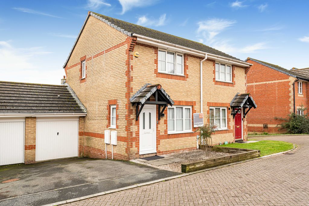 Property photo 1 of 19 Front