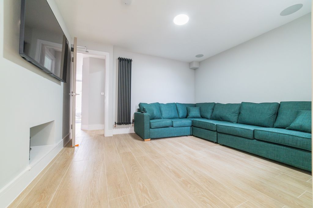 Property photo 2 of 20 Another Student Property From Award Winning Cps Ho