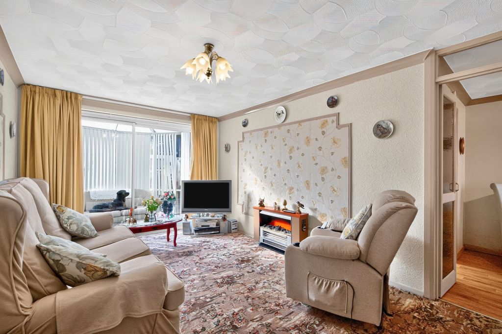 Property photo 3 of 22 Pbox-Img.Jpg