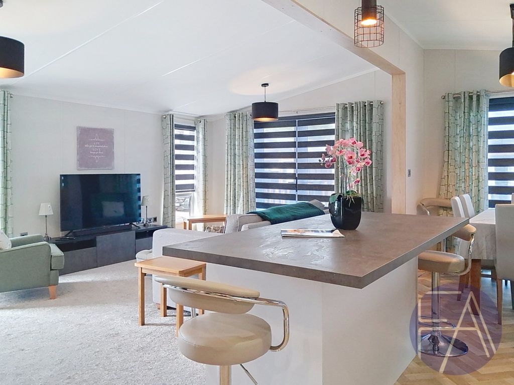Property photo 2 of 17 5271433