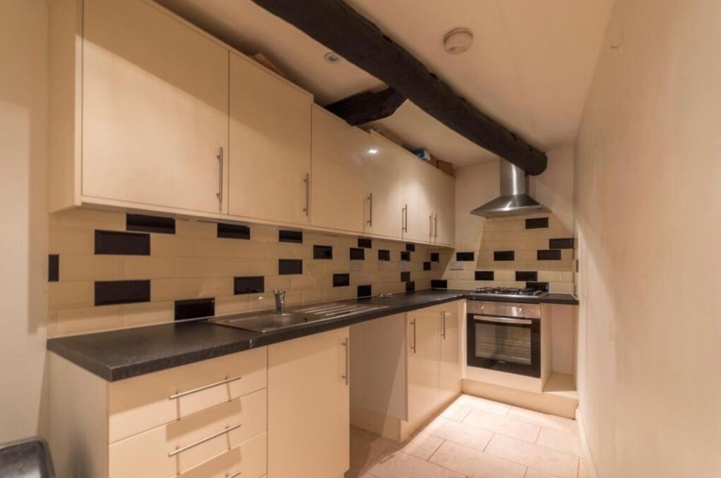 Property photo 2 of 7 Kitchen
