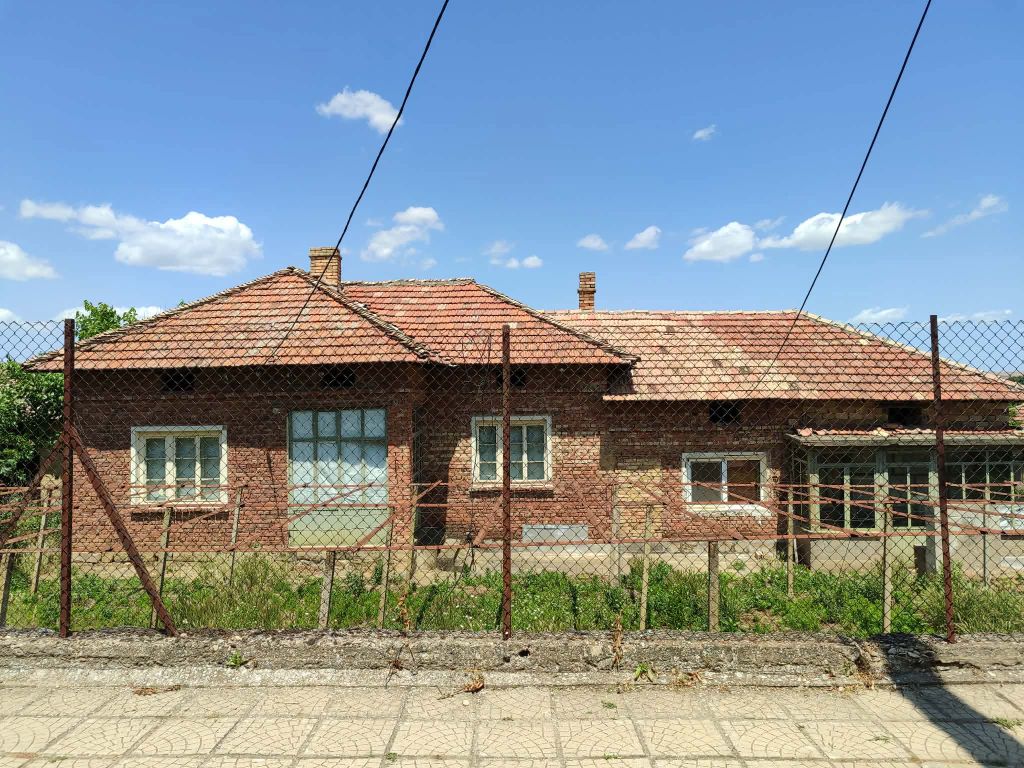 Property photo 1 of 7