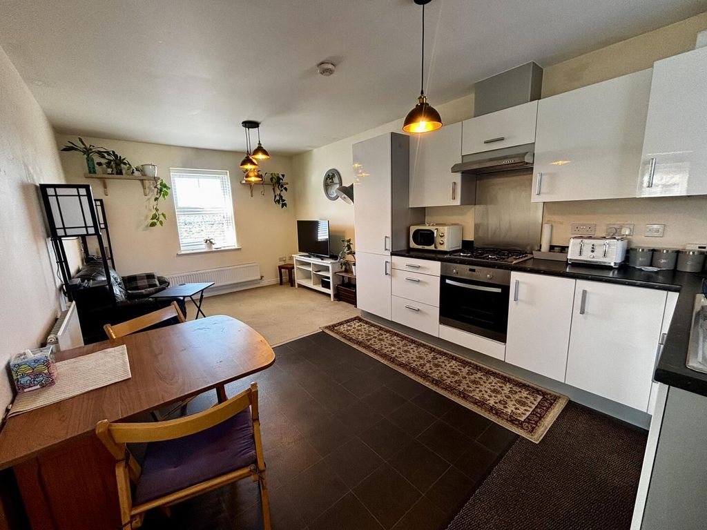 Property photo 2 of 17 Kitchen