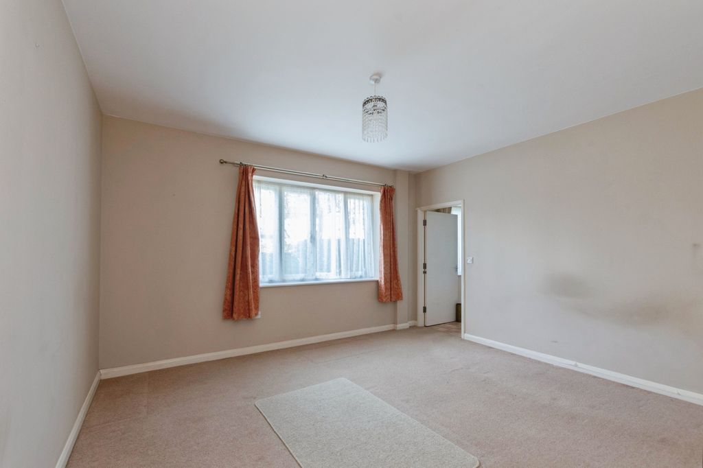 Additional image 7 of 2 bed flat for saleDownton, Salisbury SP5