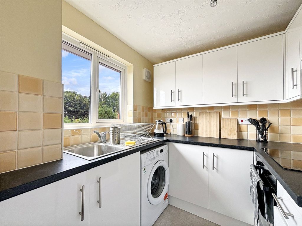 Property photo 3 of 6 Kitchen