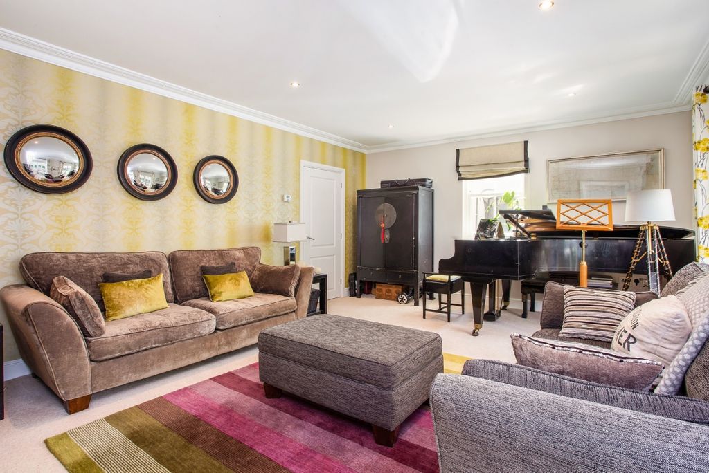Property photo 3 of 11 Reception Room