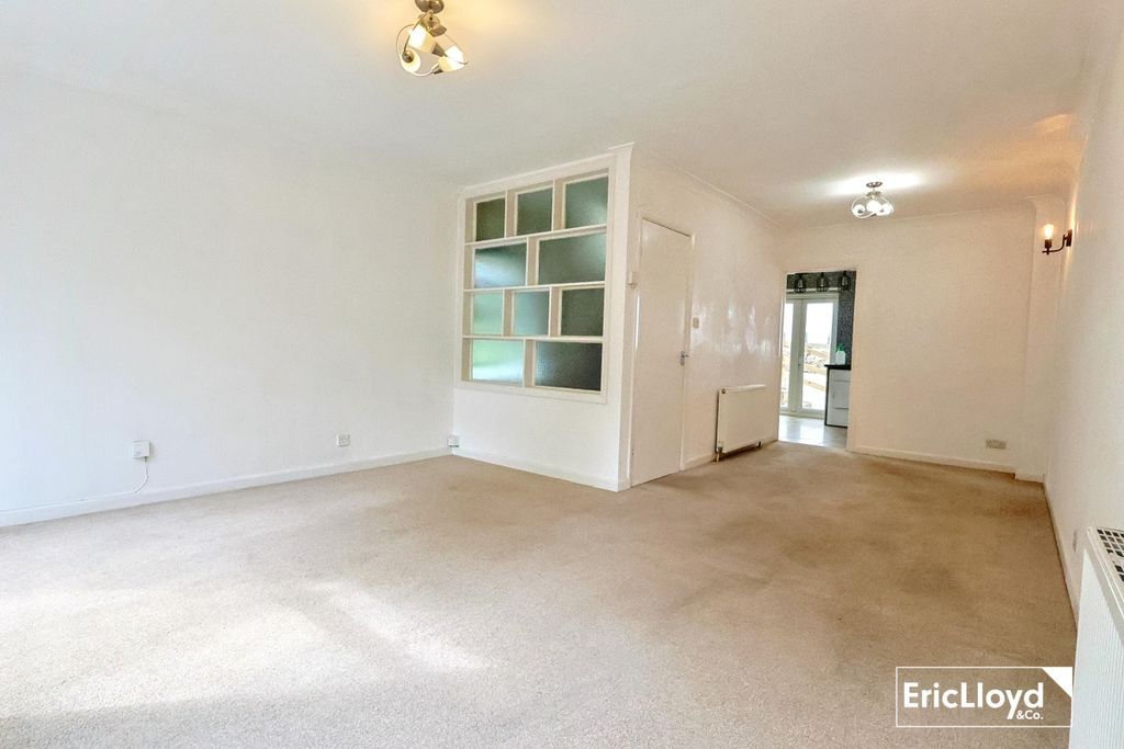 Property photo 3 of 17 Photo 10