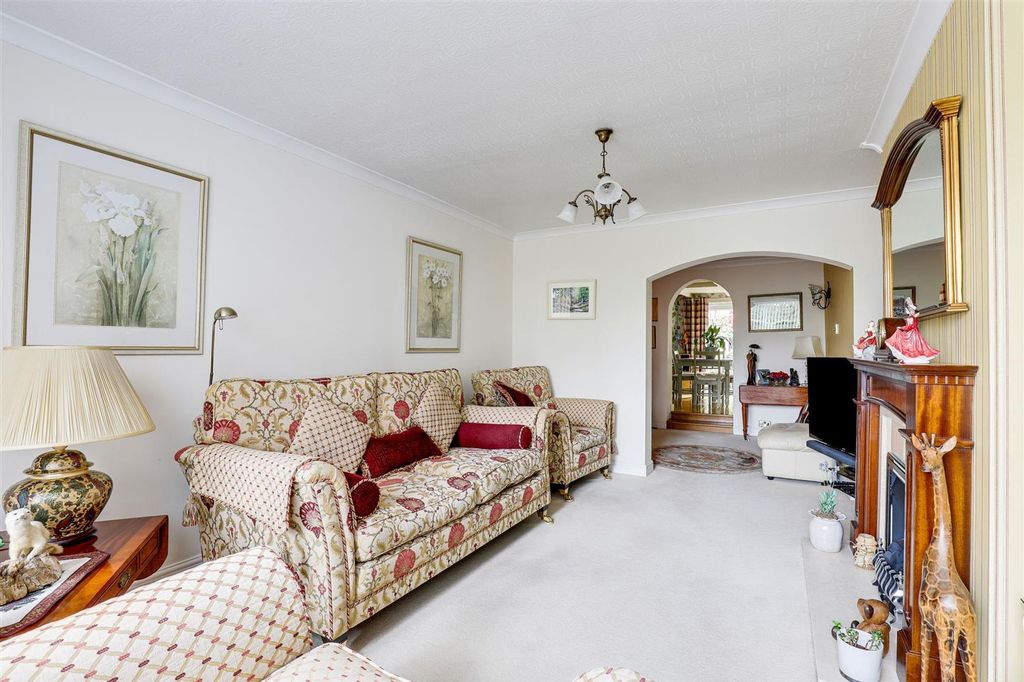 Property photo 2 of 32