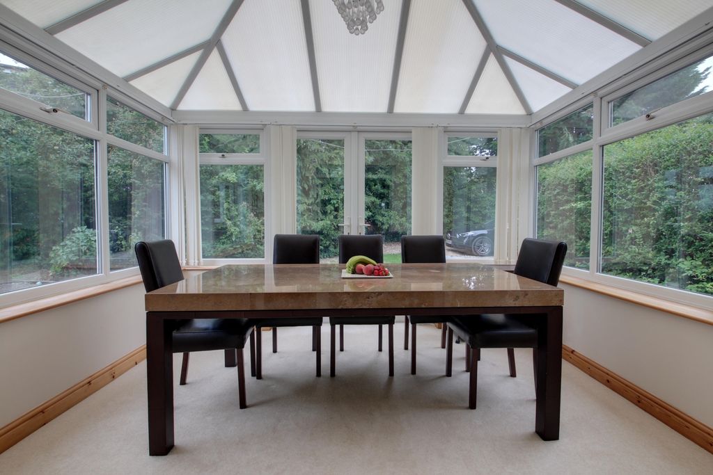 Property photo 3 of 20 Conservatory