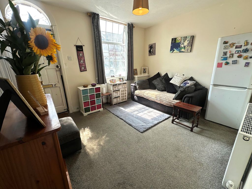 Property photo 3 of 8
