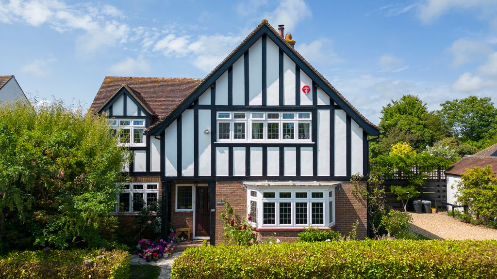 Property photo 1 of 37