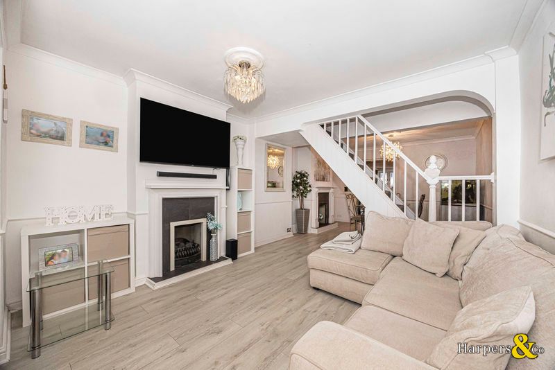 Property photo 1 of 19 Photo 8