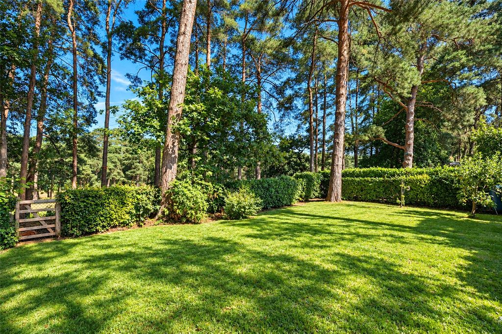 Property photo 2 of 16 Picture No. 27