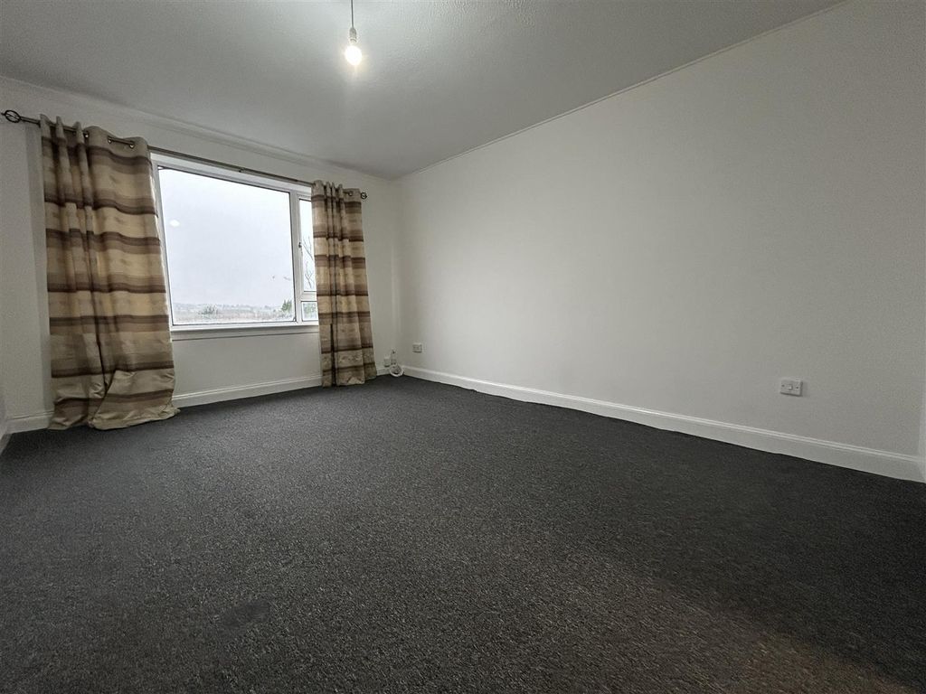 Property photo 2 of 8 Lounge 1.Jpeg