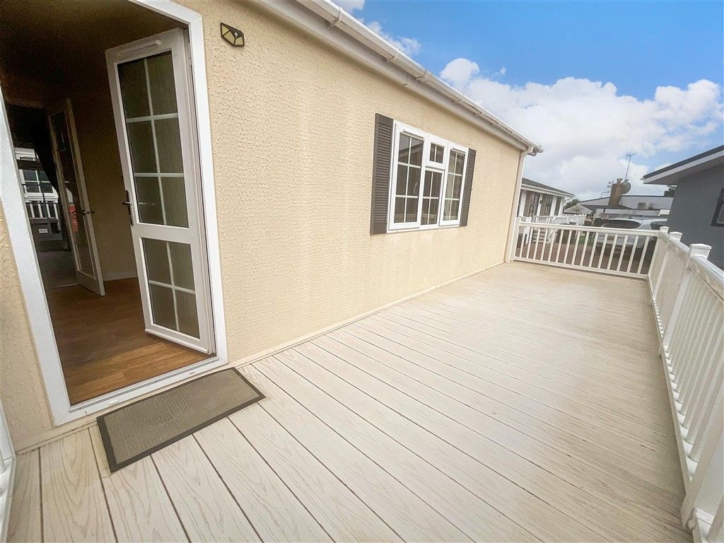 Property photo 1 of 11 Decking