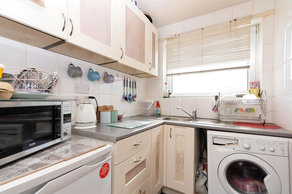Property photo 3 of 23