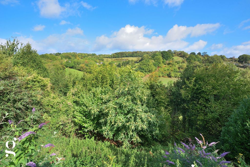 Property photo 3 of 47