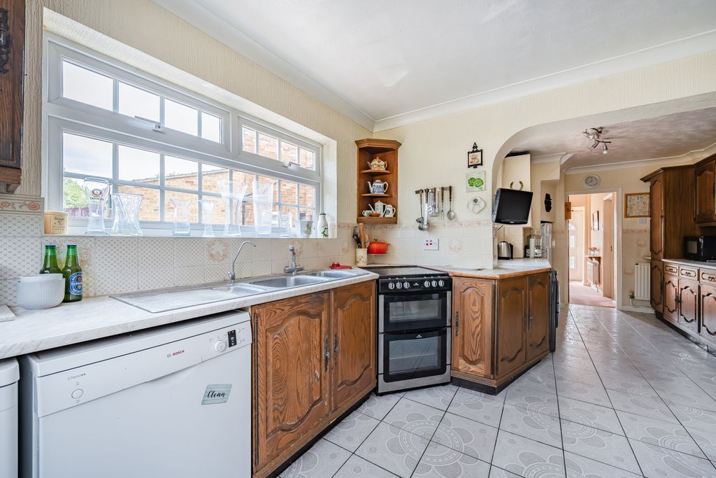Property photo 3 of 20 1324615-5-6874E09...
