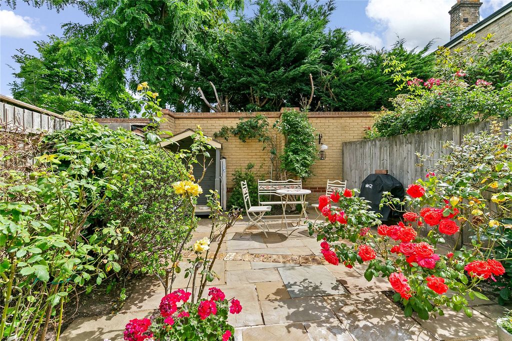 Property photo 2 of 16 Picture No. 15