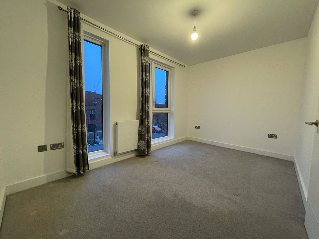 Property photo 3 of 22 4