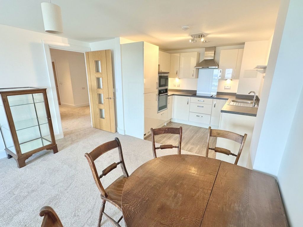 Property photo 2 of 40