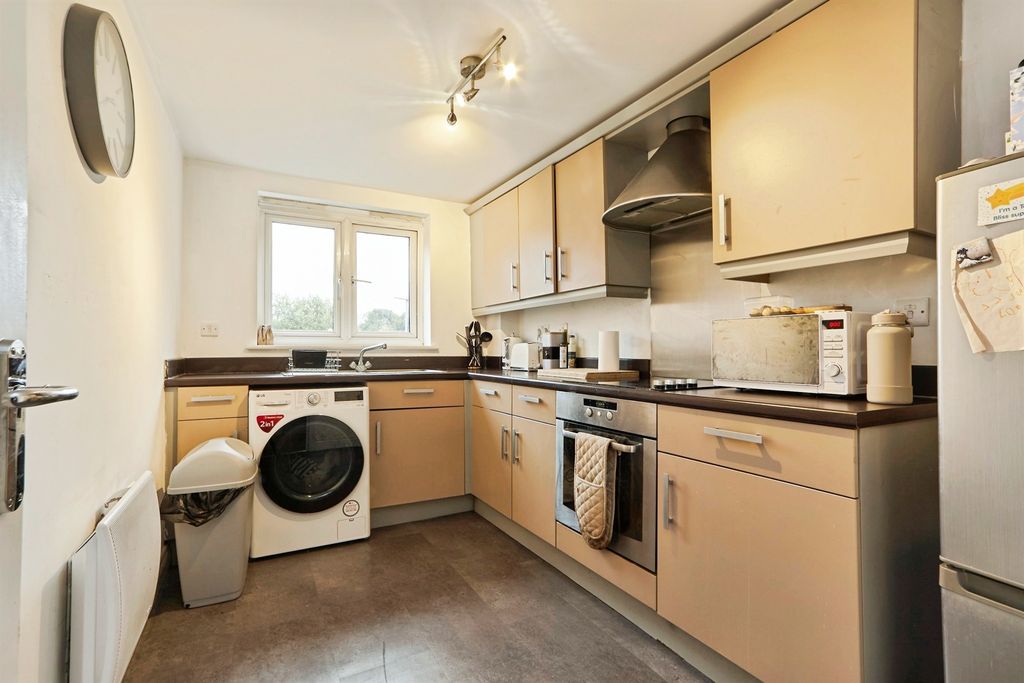 Property photo 3 of 17