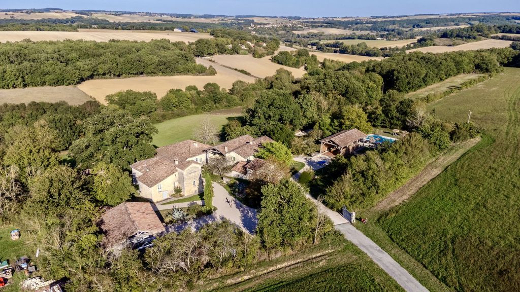 Property photo 1 of 44