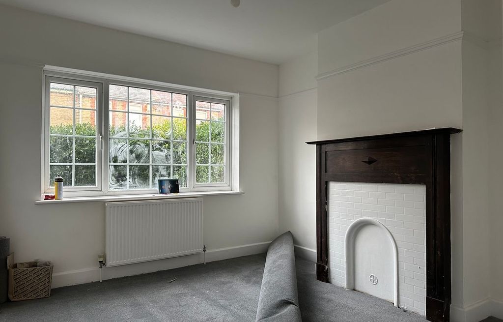 Property photo 3 of 7 Picture 3