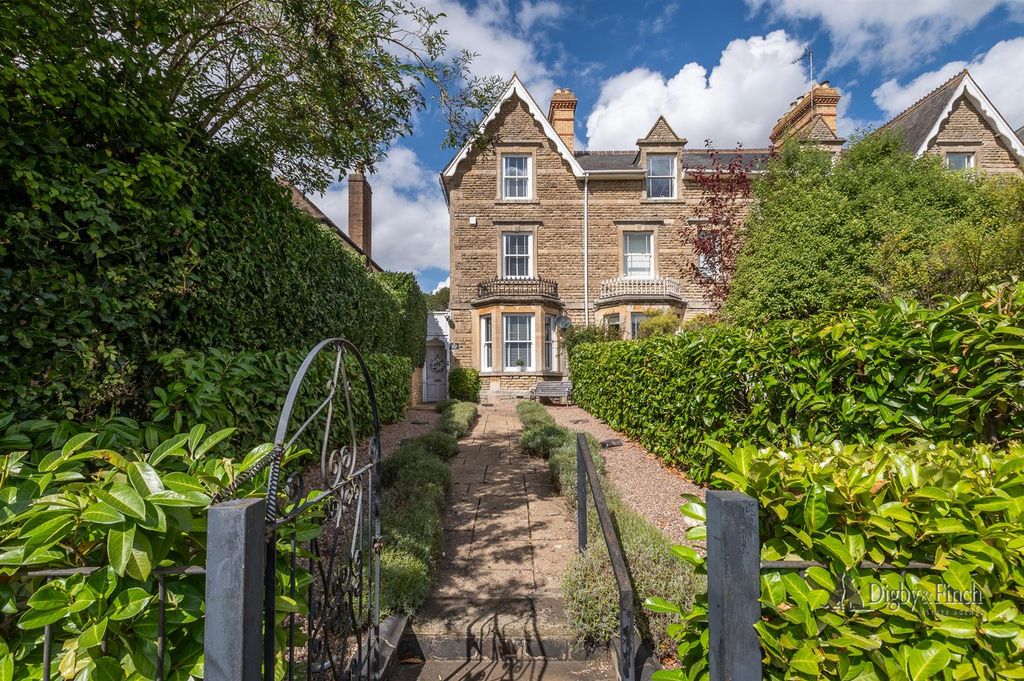 Property photo 1 of 50