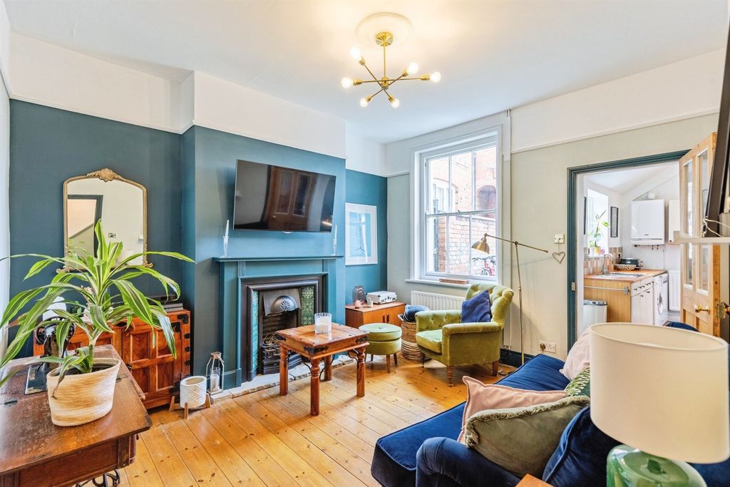 Property photo 2 of 17