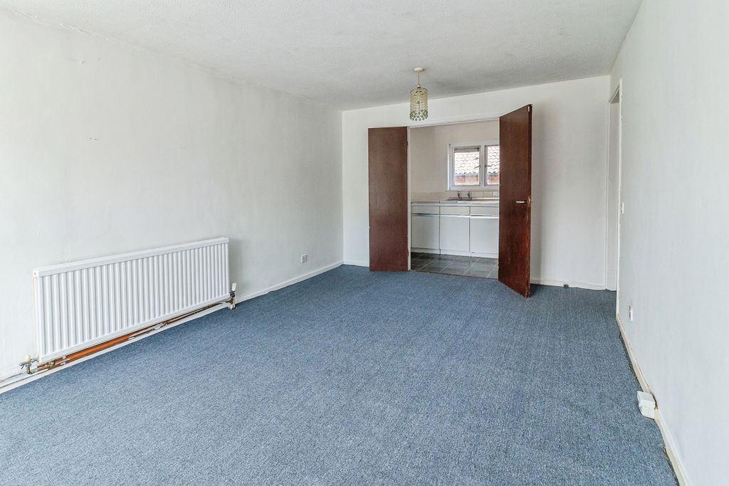 Property photo 3 of 15 Photo