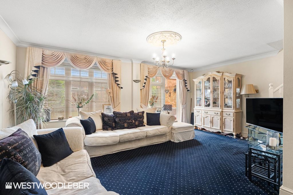 Property photo 2 of 27 Woodside_7.Jpg