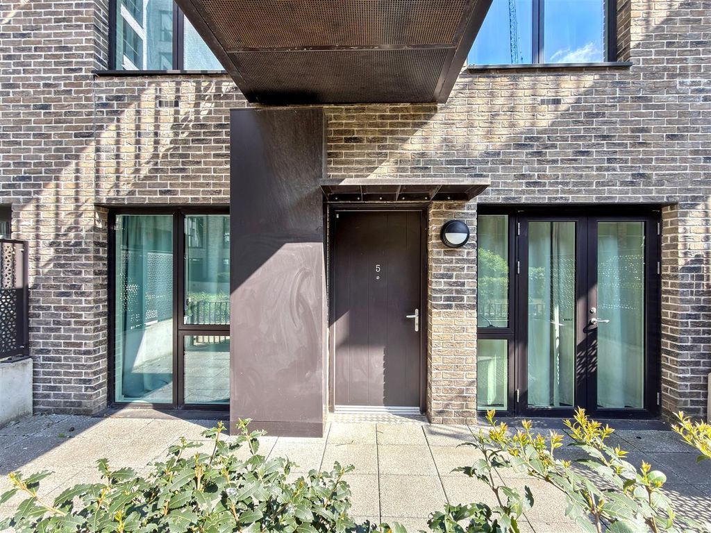 Property photo 2 of 20 Exterior