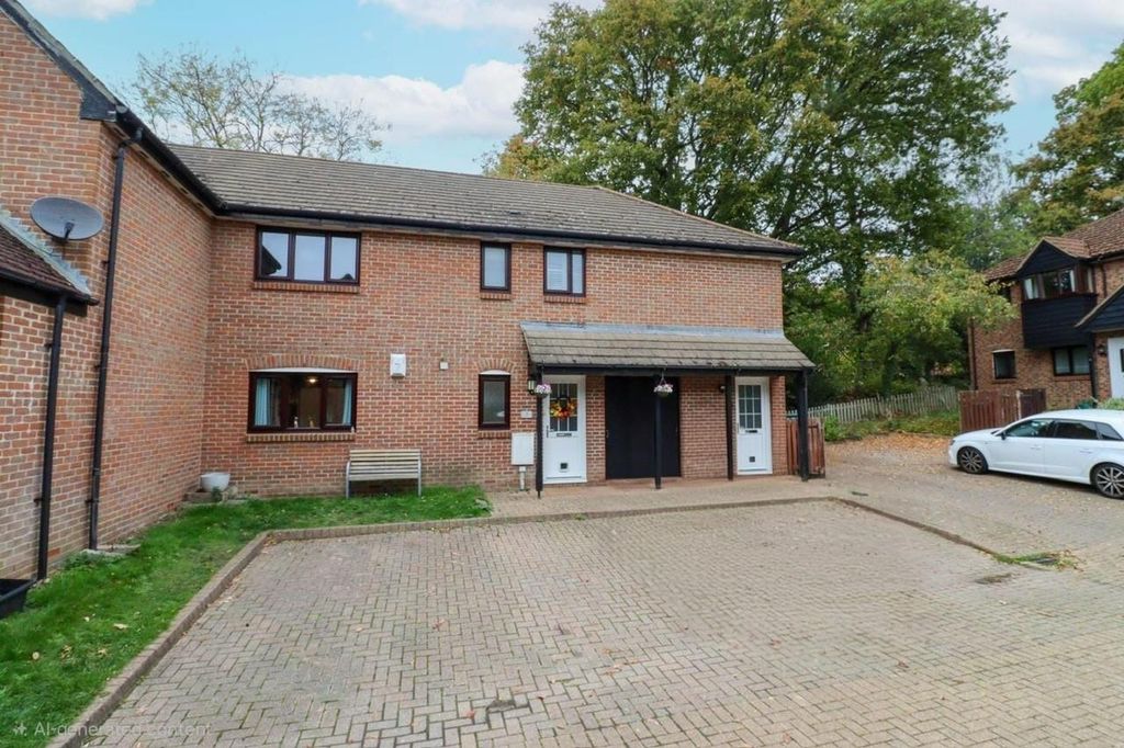 Property photo 1 of 11 Front