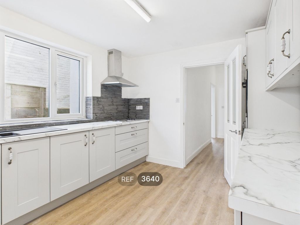 Property photo 2 of 35 Kitchen