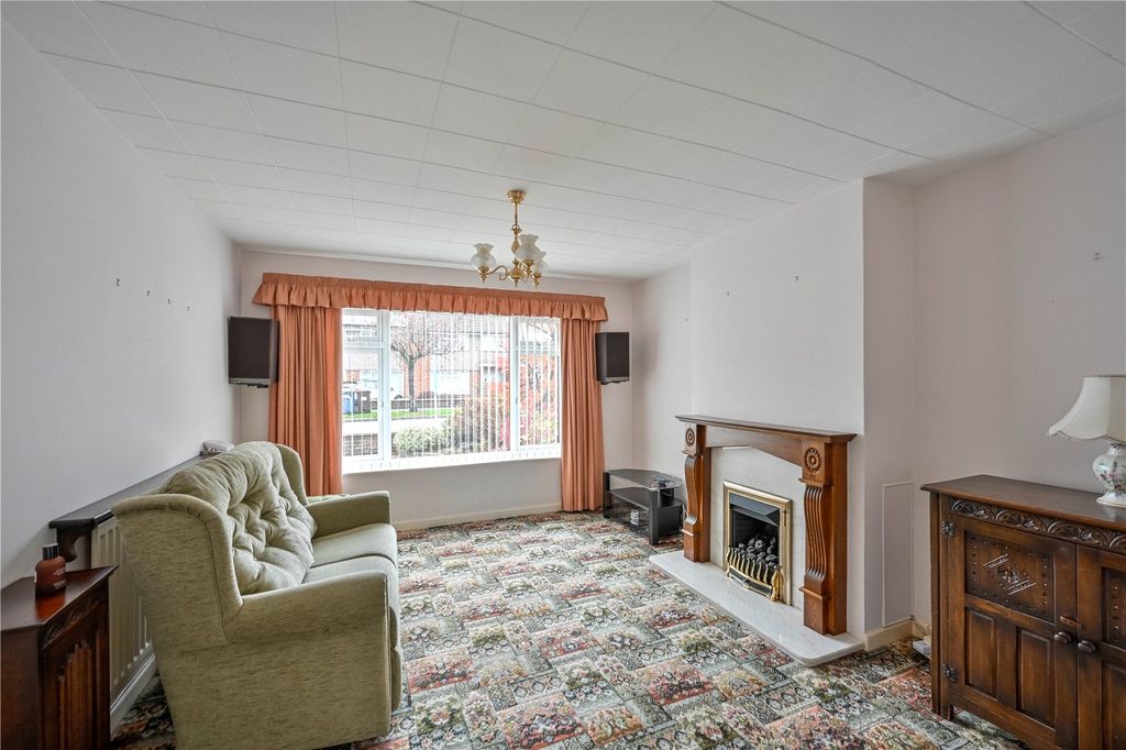 Property photo 3 of 23 Picture No. 27