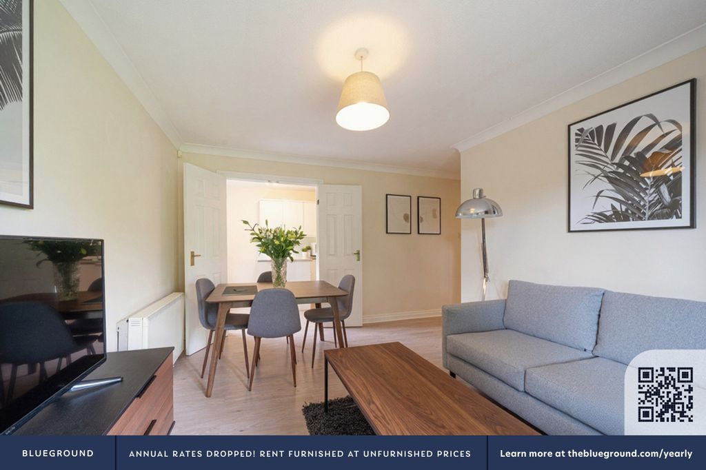 Property photo 3 of 14 Living Room