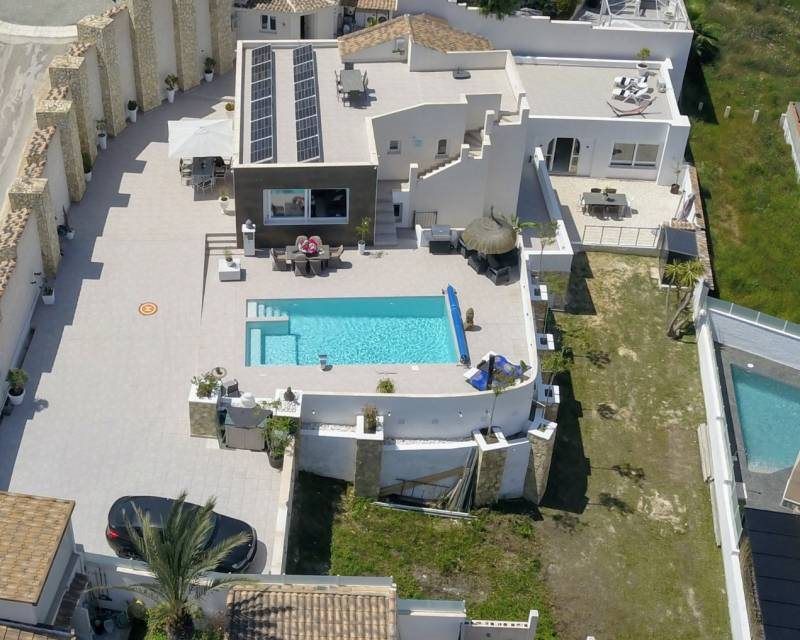 Property photo 1 of 50